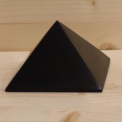 sungit-pyramida-4-cm